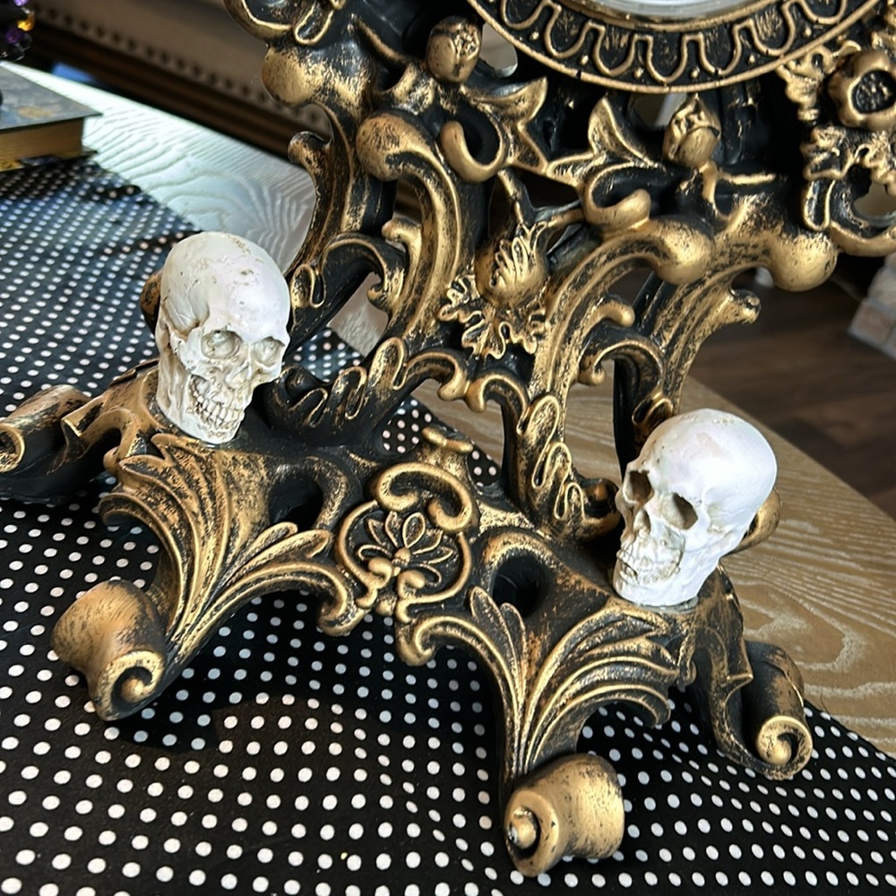 NEW! LARGE Vintage Inspired Gothic Baroque 
Ornate Skull Mantel Tabletop Clock - Picture 7 of 10